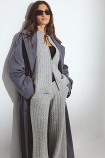 Derber Strickpullover mit Reißverschluss