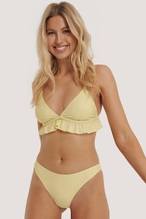 Hochgeschnittenes Bikinihöschen