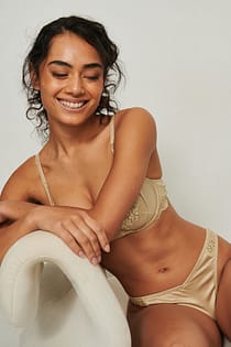 Satijnen tange met hoge taille
