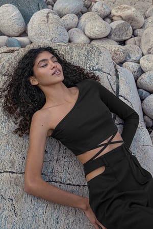 Black Topp med en ärm