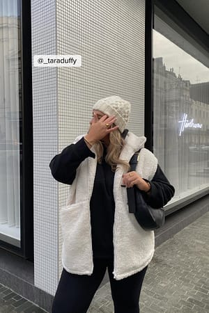 Offwhite Cable Knitted Chunky Beanie