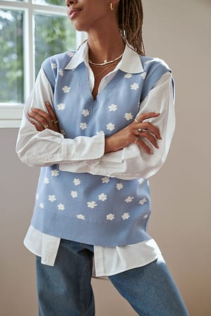 Blue Flower Print Knitted Flower Vest