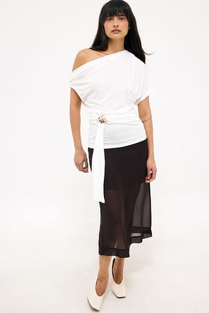 White Topp i jersey med asymmetrisk spenne