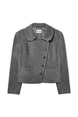 Grey Asymmetrisk kort jakke med knapper