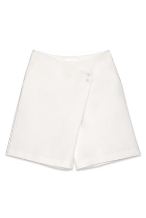 White Korte broek met asymmetrisch detail
