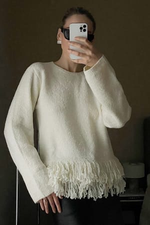 Offwhite Strikket genser med frynser