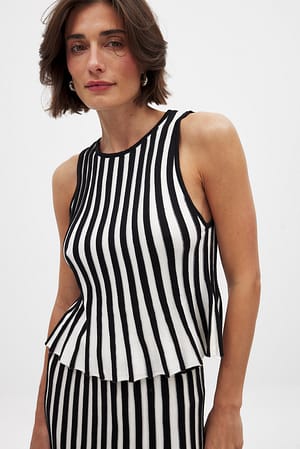 Strickoberteil mit U-Boot-Ausschnitt