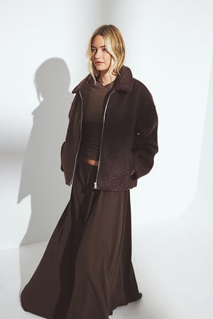 Image 2 of 7