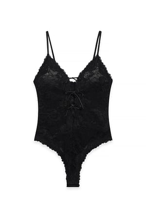 Black Body con detalle de lazo
