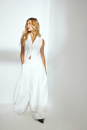 White Midikleid aus Baumwolle mit Knöpfen