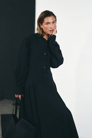 Washed Black tailliertes Hemdkleid aus Baumwolle