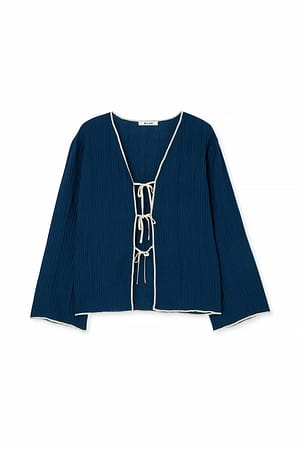 Dark Navy Krøllete bluse med kontrastkant