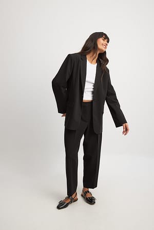 Cropped-Anzughose mit mittlerer Taille
