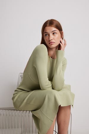 Light Green Robe à dos ouvert avec armatures