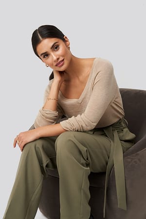 Pale Mauve Thin Knit V-neck Sweater
