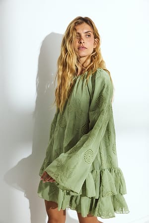 Mini-Volumen-Kleid mit Stickerei