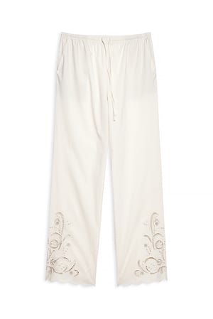 White Pantalón con bordado