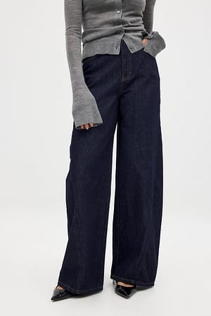 Denim med ekstra vide ben