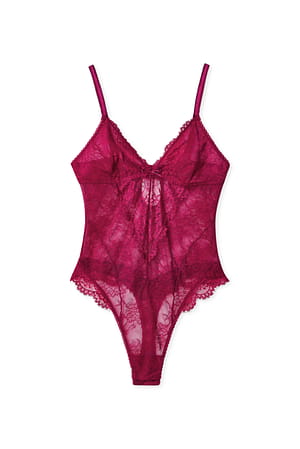 Red Body mit Spitzensaum