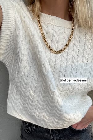 Offwhite Knitted Herringbone Vest