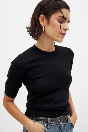 Black Finstickad t-shirt