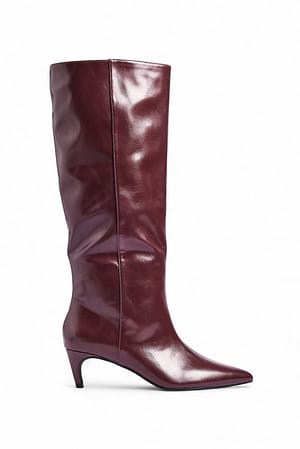 Burgundy Botas altas entalladas