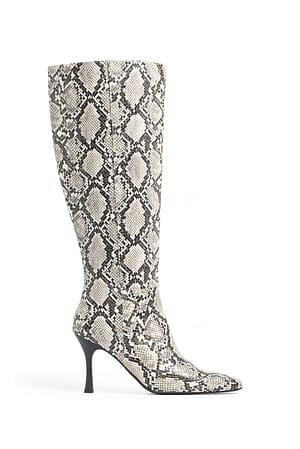 Snake Print Botas ajustadas con punta cuadrada