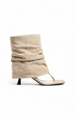 Beige Slippers met hak