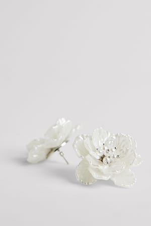 Image 2 of 4