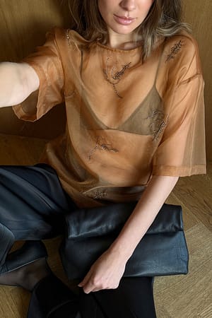 Image 2 of 6