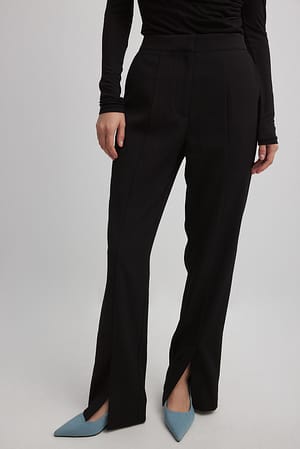 Hose mit hoher Taille und Frontschlitz