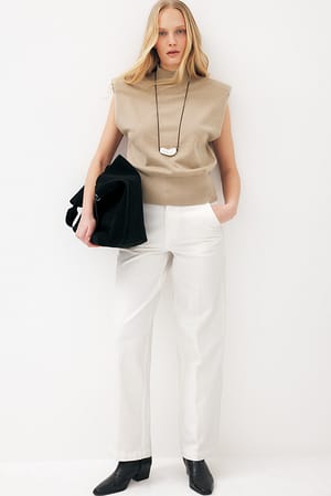 White Vaqueros de talle alto con detalle de pliegues