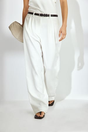 White Pantalon large plissé à taille haute