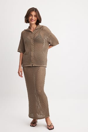 Beige Maxirock mit Lochstrick