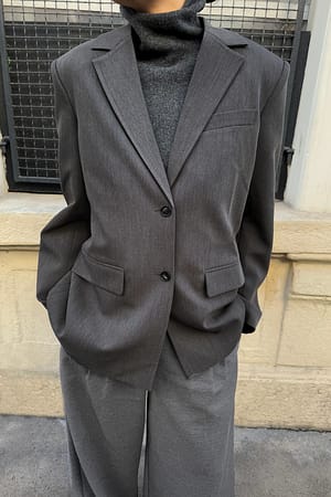Oversize-Blazer mit offenem Rücken