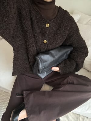 Brown Bouclé-Strickjacke