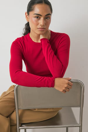 Red Top de punto de lana merino con cuello redondo