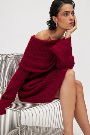 Gebreide mini-jurk met off-shoulder