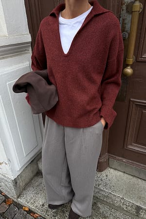 Burgundy Strikket sweater i overstørrelse med krave