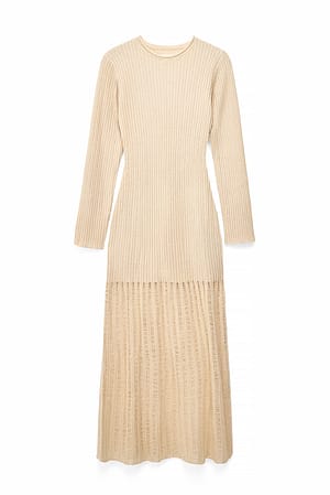 Cream geripptes Maxikleid aus Strickstoff