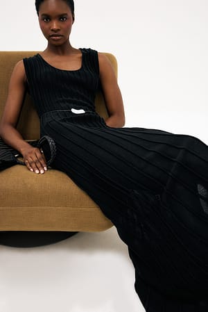 Image 4 of 7
