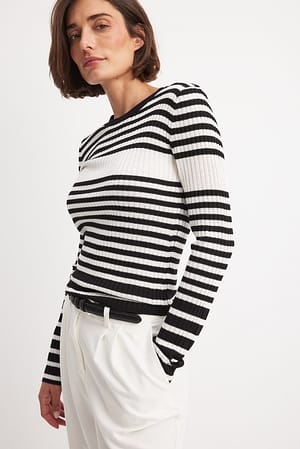 Black/White Fein gestrickter, gestreifter Pullover
