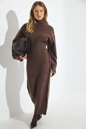 Brown Gebreide midi-jurk van wolmix met sculpturale pasvorm