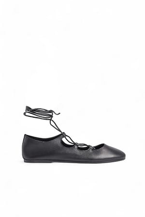 Black Ballerinas mit Schnürung