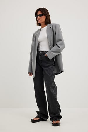 Gerade geschnittene Jeans mit mittlerer Taille
