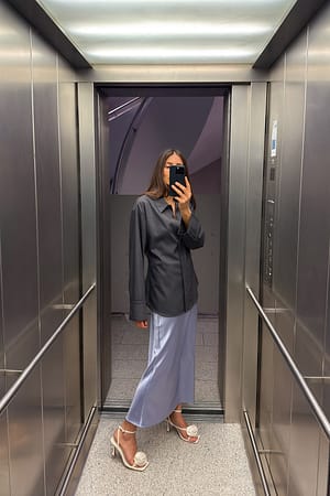 Blue Satin midinederdel