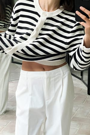 Gestreifte Strickjacke
