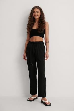 Black Lockere Hosen Mit Einem Gebundenen Elastischen Bund