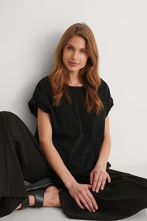 Black Hubo Tee
