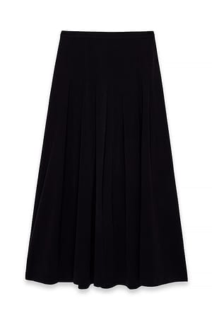 Black Maxi-Faltenrock